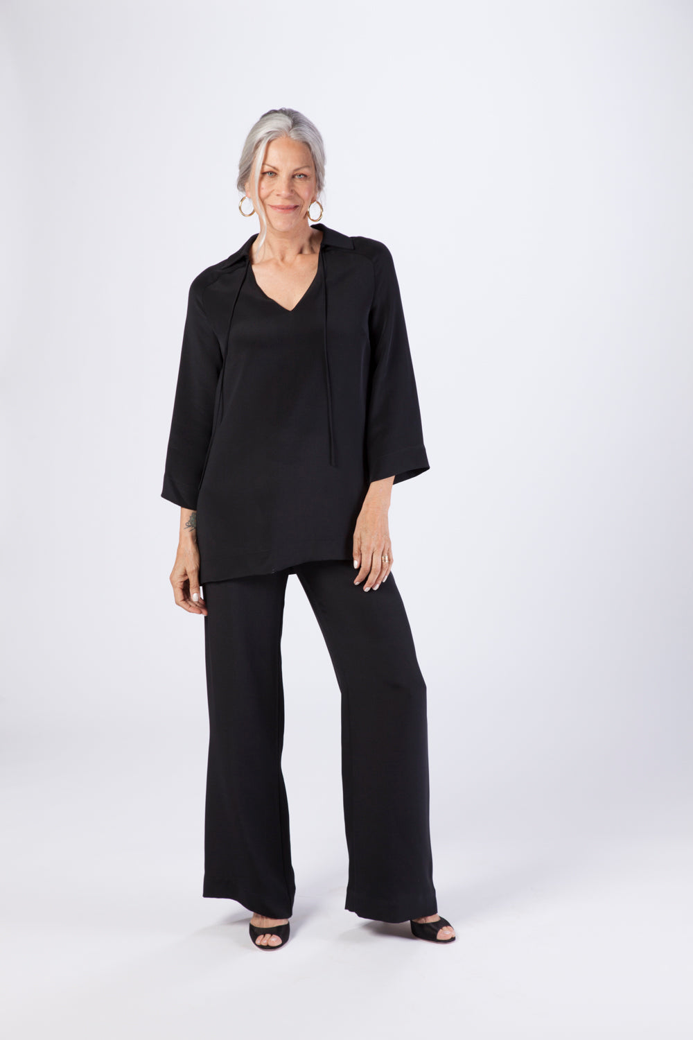 Womens Black flowy, wide-legged silk trousers 